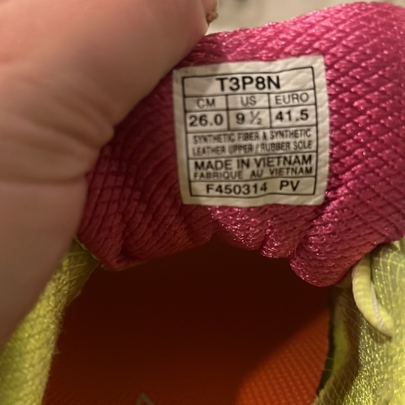 ASICS - Picture 4 of 4